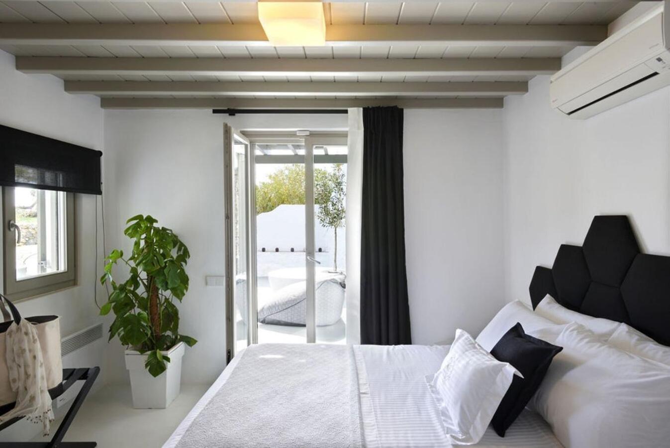 Villa Dafni 4Bed With Pool In Kalafatis Spilia Mykonos Town Bagian luar foto
