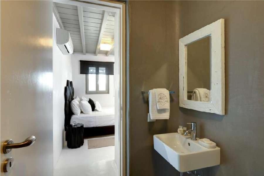 Villa Dafni 4Bed With Pool In Kalafatis Spilia Mykonos Town Bagian luar foto